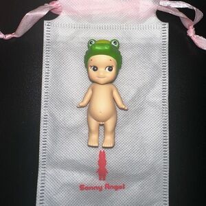 100% authentic Sonny Angel (crocodile). Brand new with original box